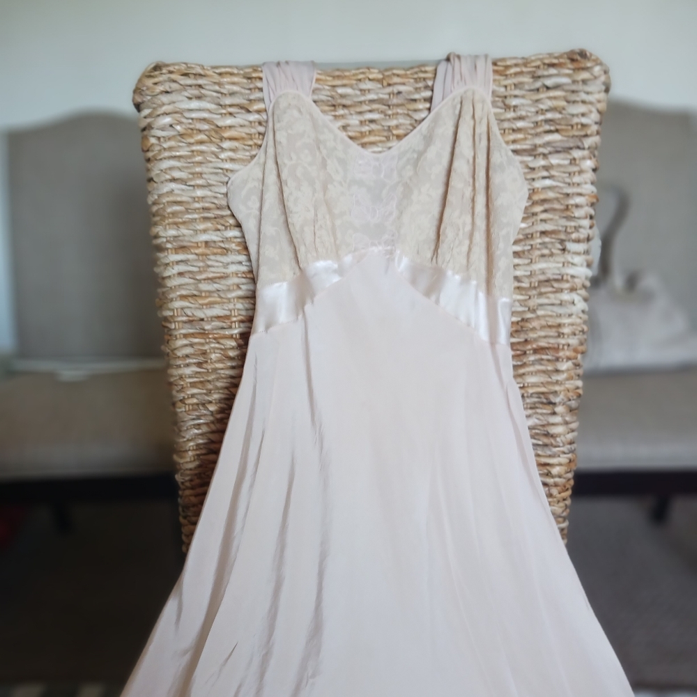Vintage pure silk Dwalyne Petticoat long, small, blush, small